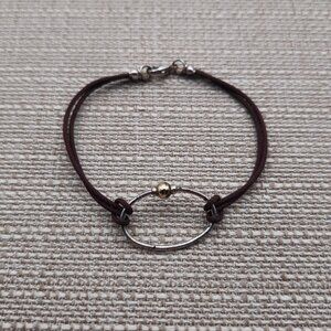 7.5 Inch Sterling Silver And Leather Rustic Oval Bracelet B486